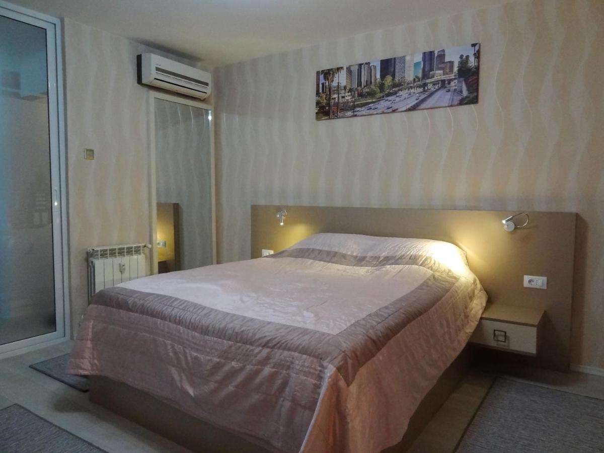 Lvc,Lac & Nyc Apartshotel Faleza Galaţi エクステリア 写真